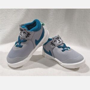 Nike Team Hustle D 10 Lil Toddlers Shoes 

Brand New With Box